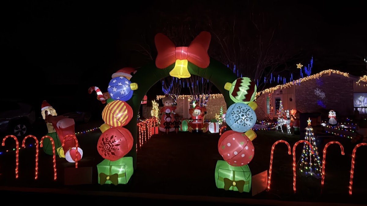 Christmas light installation, photo from Umesh Doiphode's review