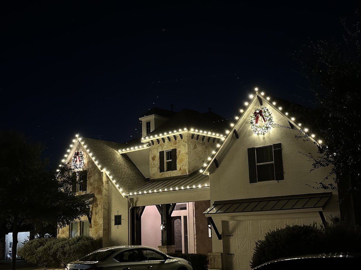 Christmas light installation, photo from Matthew Hoch's review
