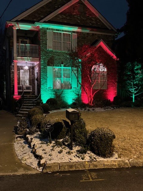 Christmas light installation, photo from Dfish's review
