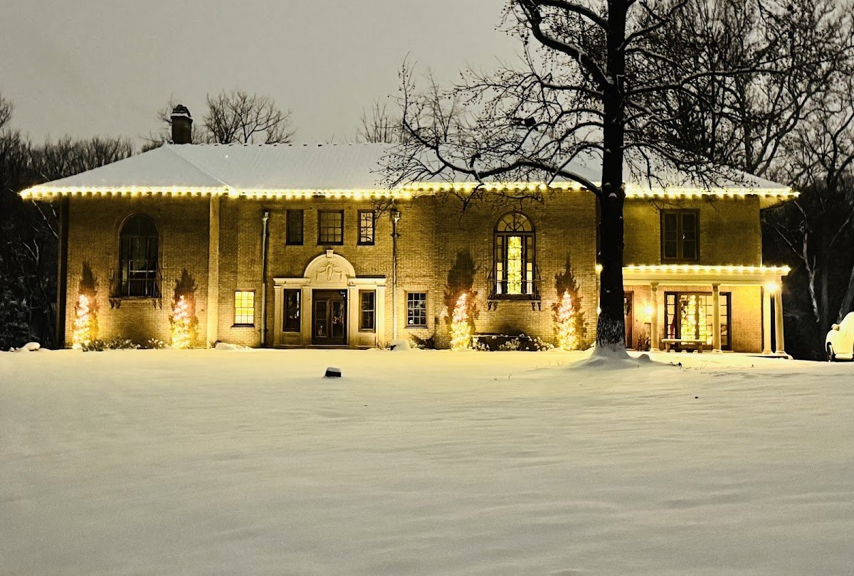 Christmas light installation, photo from Kurt Evans's review