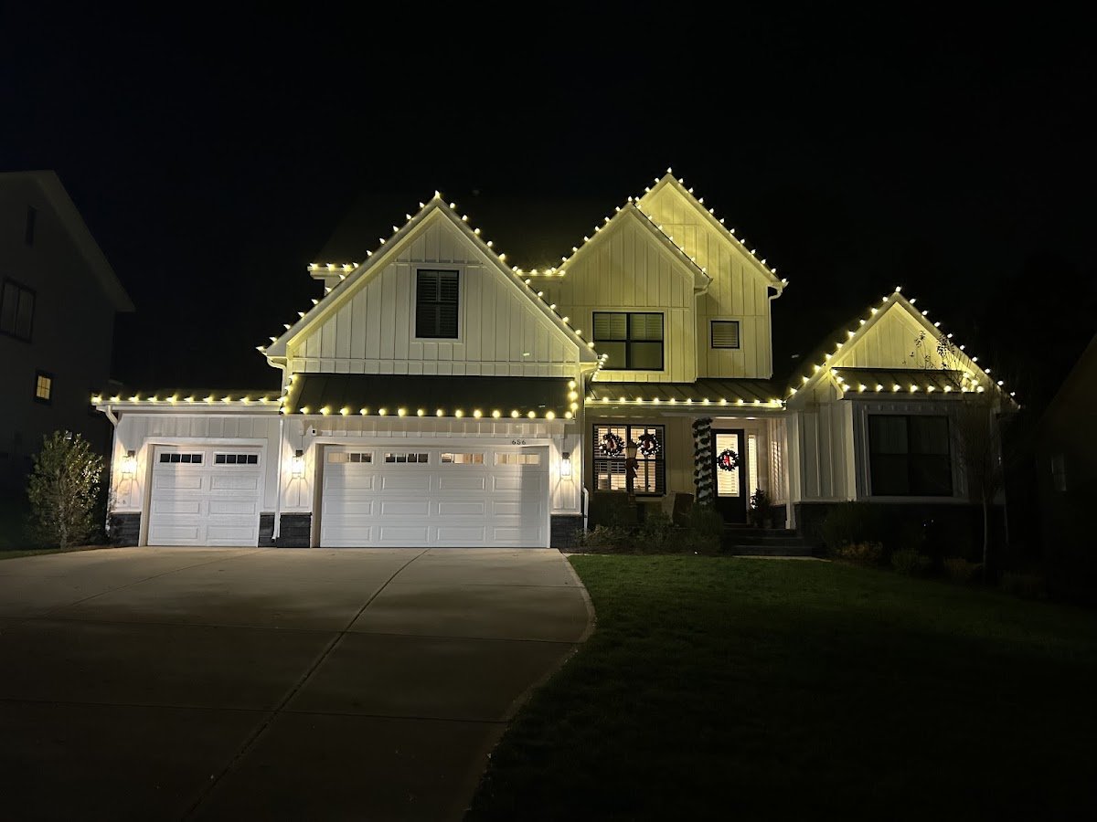 Christmas light installation, photo from BeastMode05 Y's review