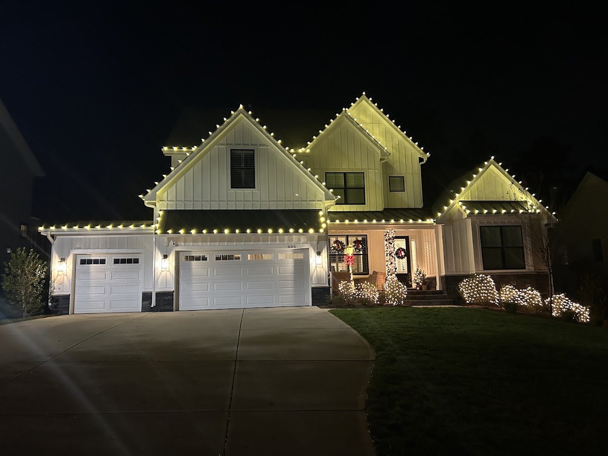 Christmas light installation, photo from BeastMode05 Y's review
