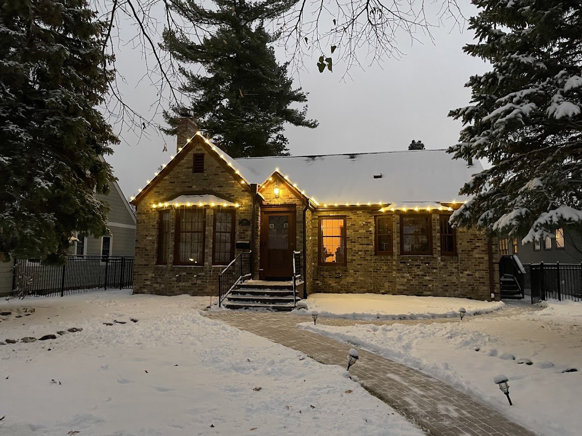 Christmas light installation, photo from Meghan Jack's review