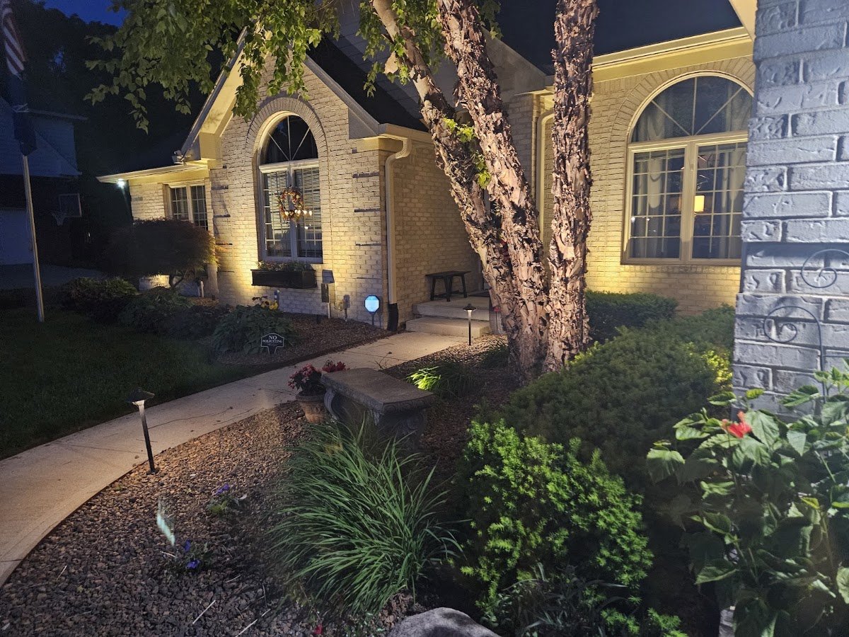 Christmas light installation, photo from Gene Wyatt's review