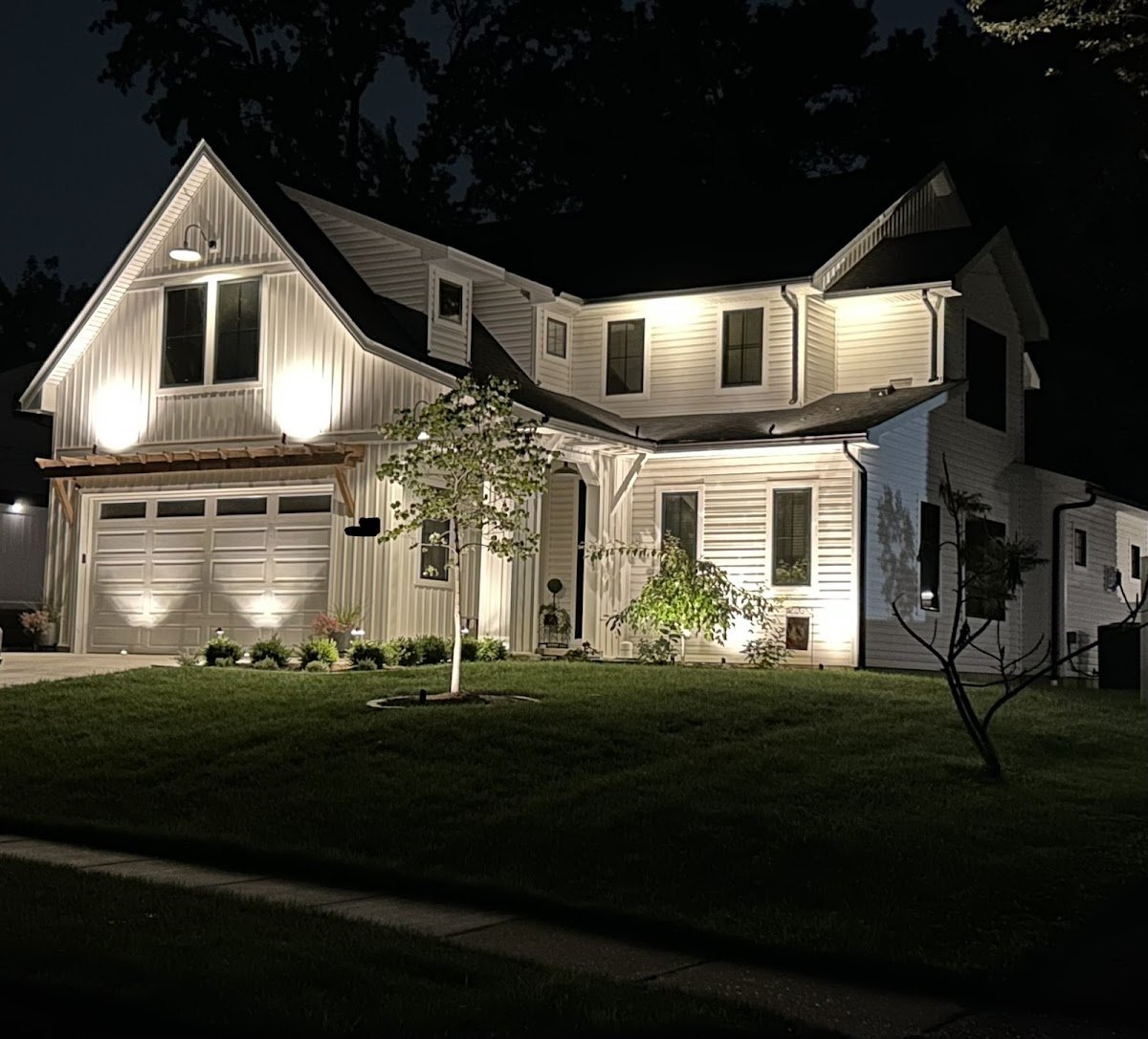 Christmas light installation, photo from Kyle Stockmann's review