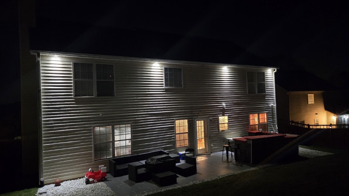 Christmas light installation, photo from Dave Russell's review