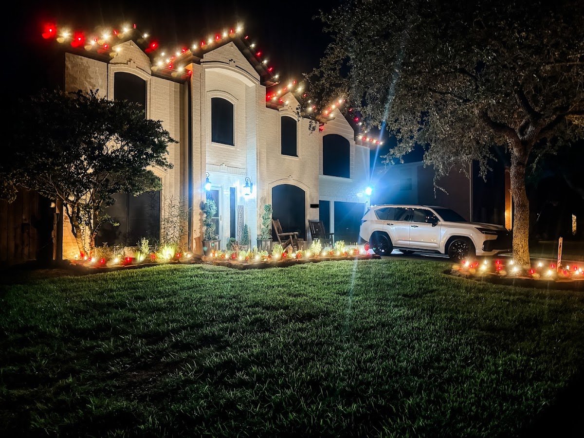 Christmas light installation, photo from De.I.Y's review