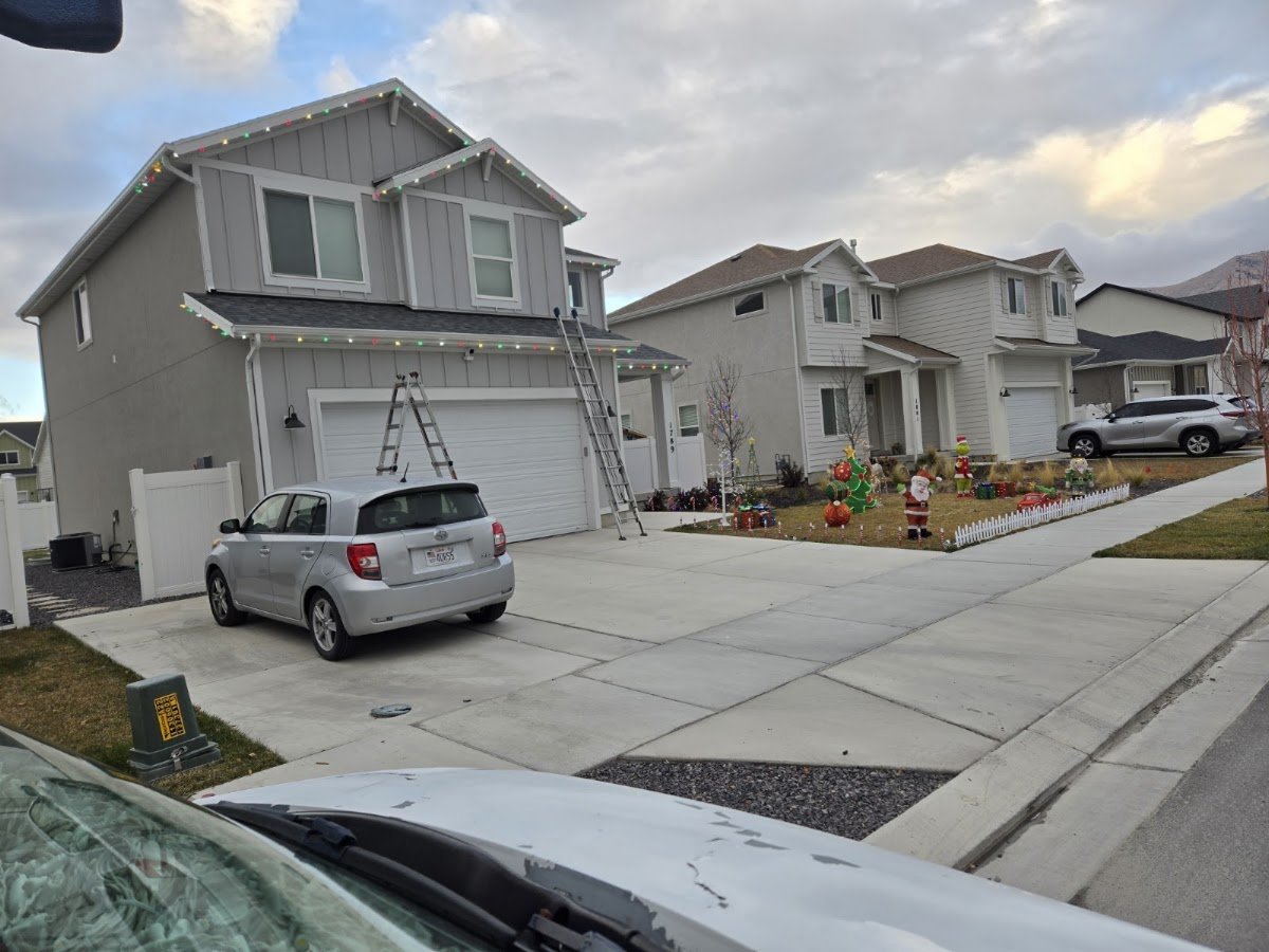 Christmas light installation, photo from Cristely Morales's review